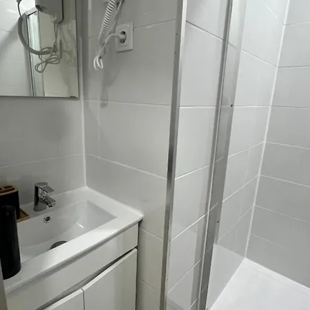 Quarto em Acomodações Particulares -luciano Cordeiro 3 Andar *