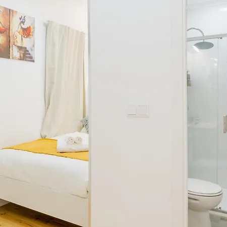 Quarto em Acomodações Particulares -luciano Cordeiro 3 Andar Lisboa