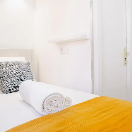 Quarto em Acomodações Particulares -luciano Cordeiro 3 Andar Lisboa